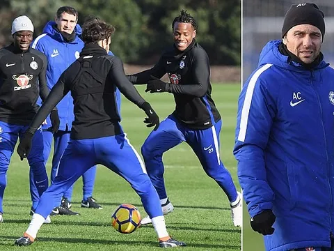 Ém kỹ Batshuayi trên sân tập, Conte nói không với phiên chợ Đông