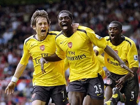 Emmanuel Adebayor tiết lộ "không đội trời chung" với Wenger