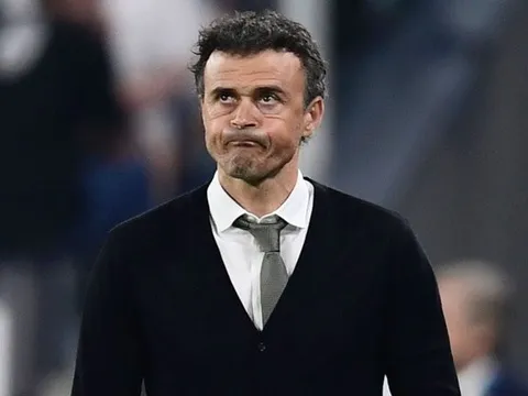 Enrique chốt HĐ, chờ Chelsea đá ghế Conte