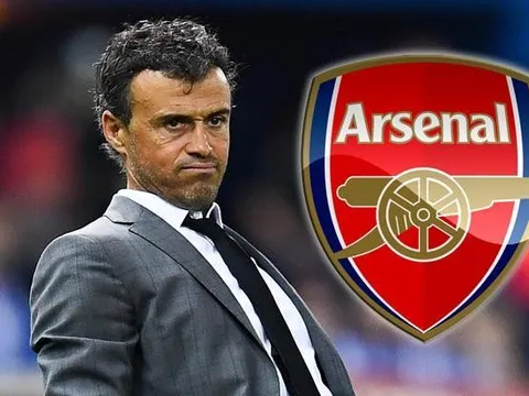 Enrique "tỏ tình", fan Arsenal lạnh lùng ngó lơ
