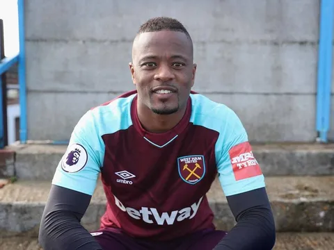 Evra tái xuất Premier League: Những giá trị chưa bao giờ nhạt phai
