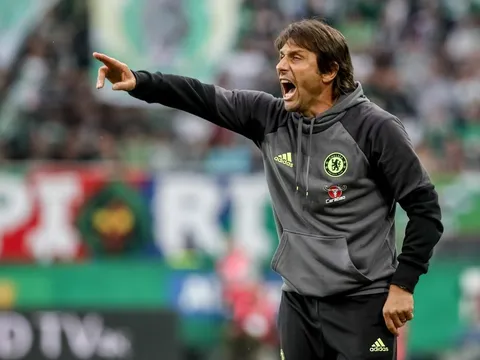 FA khiến Conte bất đồng với Chelsea