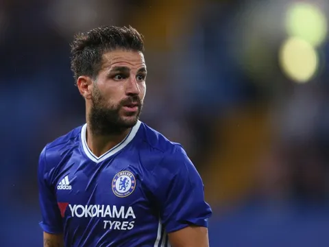 Fabregas sắp qua mặt Lampard, chỉ thua mỗi Giggs