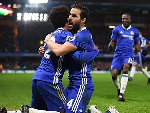 Fabregas - Willian thăng hoa, Chelsea như "hổ mọc thêm cánh"