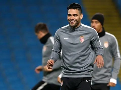 Falcao cùng các đồng đội tràn đầy tự tin trên đất Anh