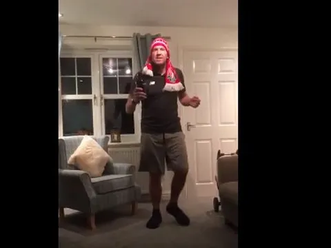 Fan Liverpool hát mừng đội bóng 'sống tốt' dù không có Coutinho