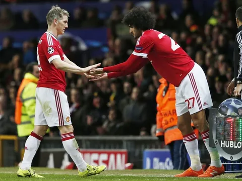 Fellaini xuất trận, fan M.U phẫn nộ