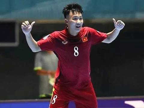 FIFA tôn vinh bóng đá Việt Nam ngay trang nhất