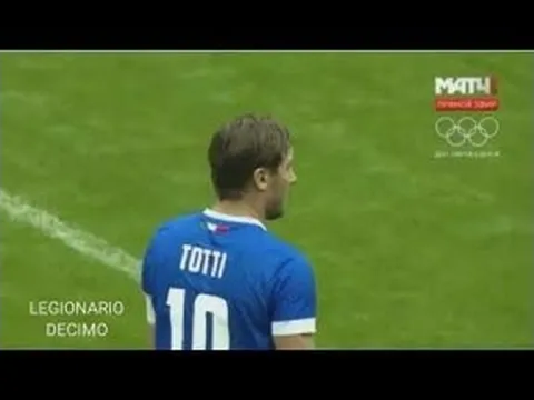 Francesco Totti thể hiện kỹ năng tuyệt vời ở trận giao hữu