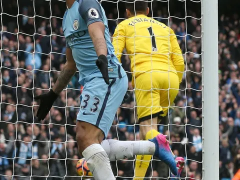 Gabriel Jesus giải cứu Man City với bàn thắng thứ hai (Man City vs Swansea)