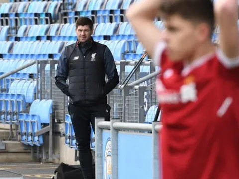 Gerrard thẫn thờ nhìn U19 Liverpool bị U19 Man City đánh bại