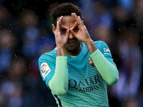 Ghi bàn, Neymar cho đàn anh Ronaldinho "hít khói"