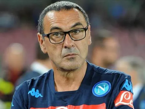 Gia hạn hợp đồng với Napoli, Chelsea hết cửa đón Sarri