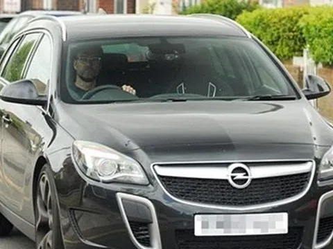 Giàu có, Jurgen Klopp vẫn đi xe bình dân