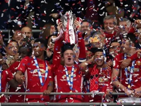 Giờ tính sao, Rooney?