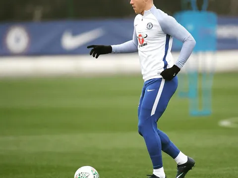 Giống M.U, Chelsea mất thêm 'tiền cò' cho Ross Barkley