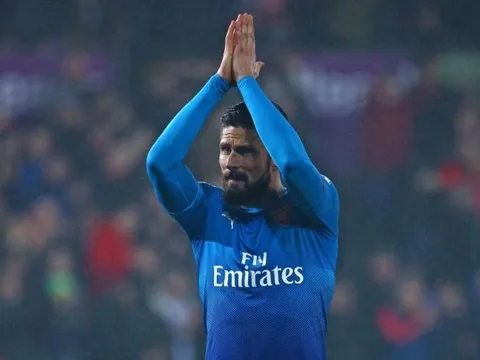 Arsenal thua sốc, Giroud chào từ biệt CĐV để sang Chelsea