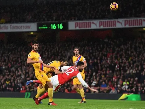 'Giroud chỉ được cái may mắn'