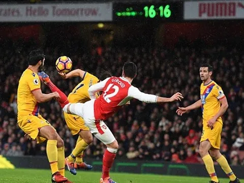 Giroud có 'siêu phẩm' nhờ... sao Man Utd