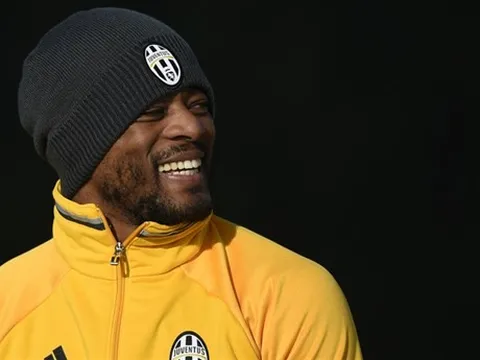 Giữa tin đồn trở lại Man Utd, Evra vẫn cày ải cùng Juventus