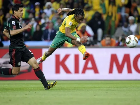 Góc siêu phẩm: Bàn thắng đẹp mắt khai màn World Cup 2010