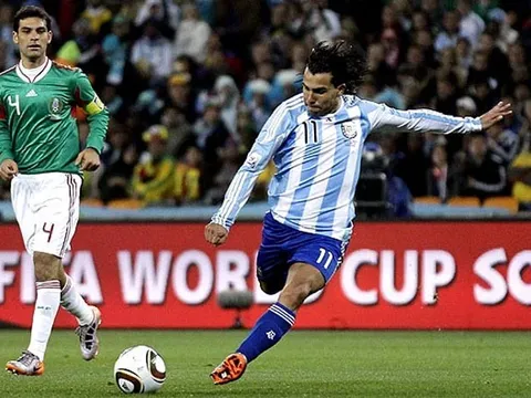 Góc siêu phẩm: Cú sút không thể cản phá của Tevez vào lưới Mexico