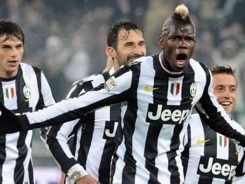Góc siêu phẩm: Đường cong tuyệt đẹp từ đôi chân Pogba