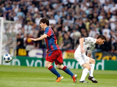 Góc siêu phẩm: Một mình Messi solo qua cả hàng thủ Real