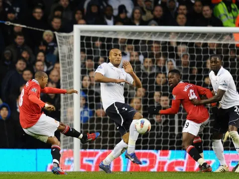 Góc siêu phẩm: Nét vẽ chết chóc từ Young vào lưới Arsenal
