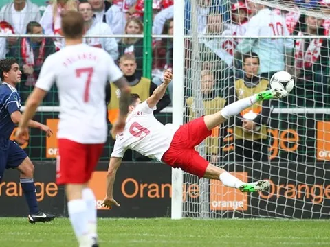 Góc siêu phẩm: Pha ngã người đắt giá của Lewandowski trước Andorra