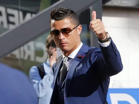Góc thống kê: Ronaldo vượt mặt Messi, Federer