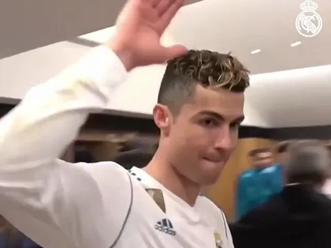 Hạ sát PSG, Ronaldo vui sướng tột độ trong phòng thay đồ
