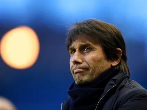 Hạ sát Swansea, Conte thiết lập kỷ lục