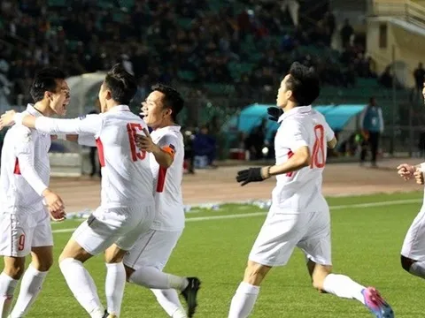 Sau phát biểu gây bão, ông Hải “lơ” khen lấy khen để ĐTVN