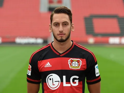Hakan Calhanoglu và 10 pha sút phạt đỉnh nhất sự nghiệp