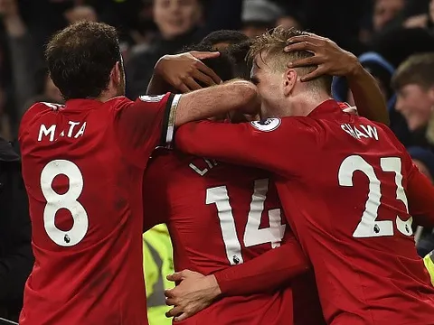 Hàng công thăng hoa, Man United chấm dứt mạch 3 trận toàn hòa