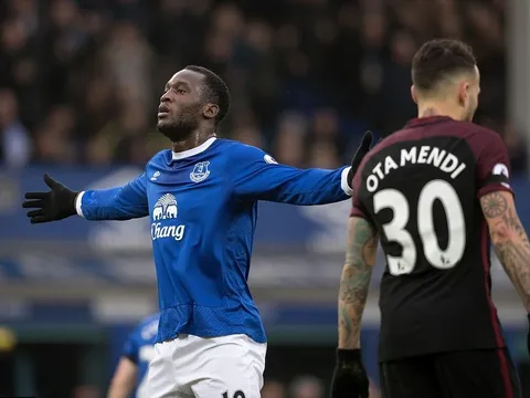 Hàng thủ mơ ngủ, Man City nhận cơn ác mộng trước Everton