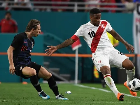 Hàng thủ 'mơ ngủ', Modric bất lực trên đất Mỹ