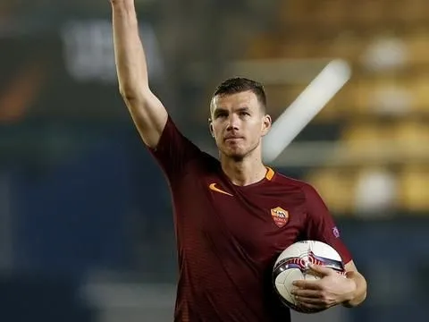 Hat-trick của Edin Dzeko vào lưới Villarreal