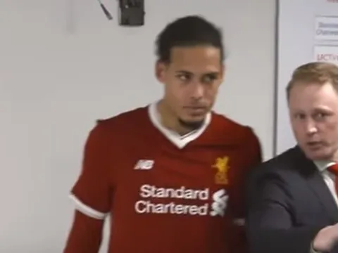 Hậu trường đằng sau trận đấu đầu tiên của Van Dijk tại Liverpool