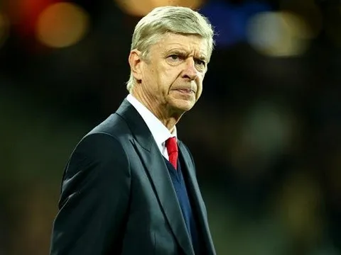"Hãy ngưng đâm sau lưng Wenger!"