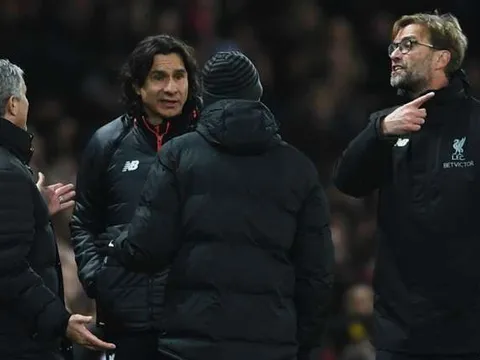 Hé lộ: Lý do Mourinho và Klopp suýt 'tẩn nhau'