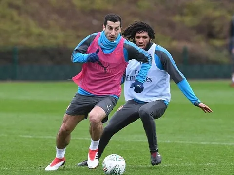 Henrikh Mkhitaryan khen Ozil là "Ông vua kiến tạo"