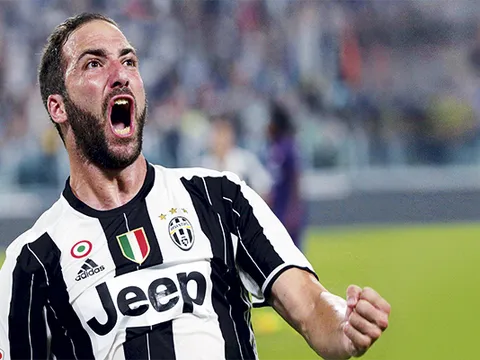 Higuain móc mỉa những kẻ chê anh: Ráng sống cho hạnh phúc
