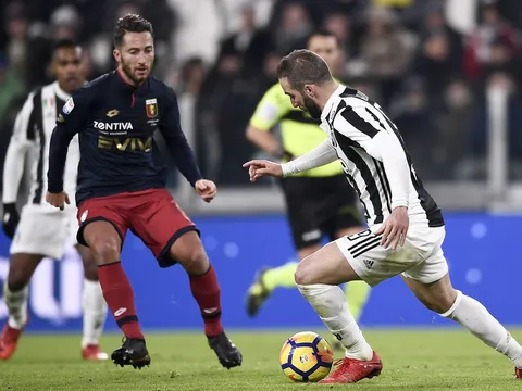 Higuain xứng danh 'cha đẻ' của những đôi giày