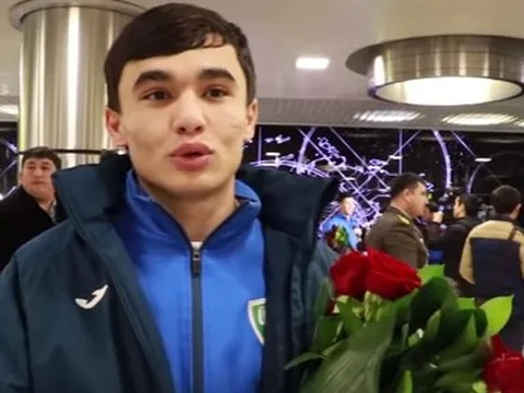 Hình ảnh U23 Uzbekistan khi trở về nước