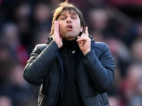 HLV Conte sẽ bị tỷ phú Abramovich “trảm” vào cuối tháng 3?