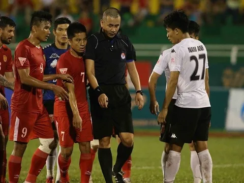 HLV Ngô Quang Sang: “Bóng đá Việt Nam sẽ không bao giờ phát triển được nếu có vị trọng tài như thế”
