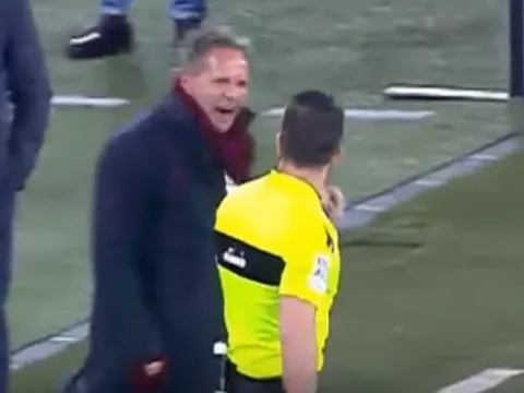 HLV Torino 'sôi máu' khi công nghệ VAR ủng hộ Juventus