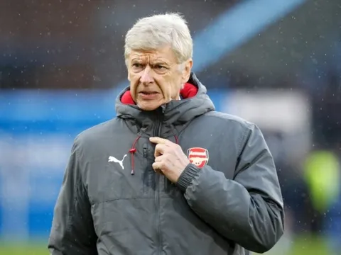 HLV Wenger đã đến lúc "nghỉ hưu"